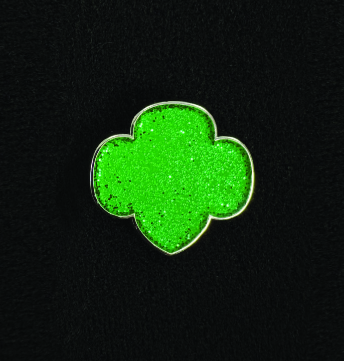 Trefoil Glitter Magnetic Brooch